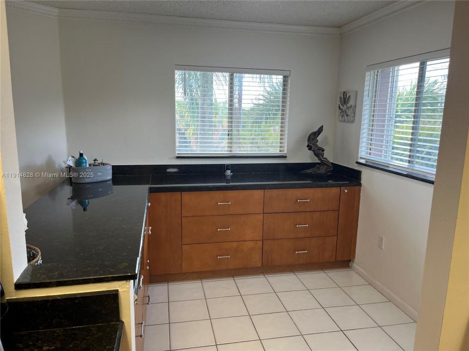 1301 SW 142nd Ave 301H, Pembroke Pines, Флорида 33027, Соединенные Штаты