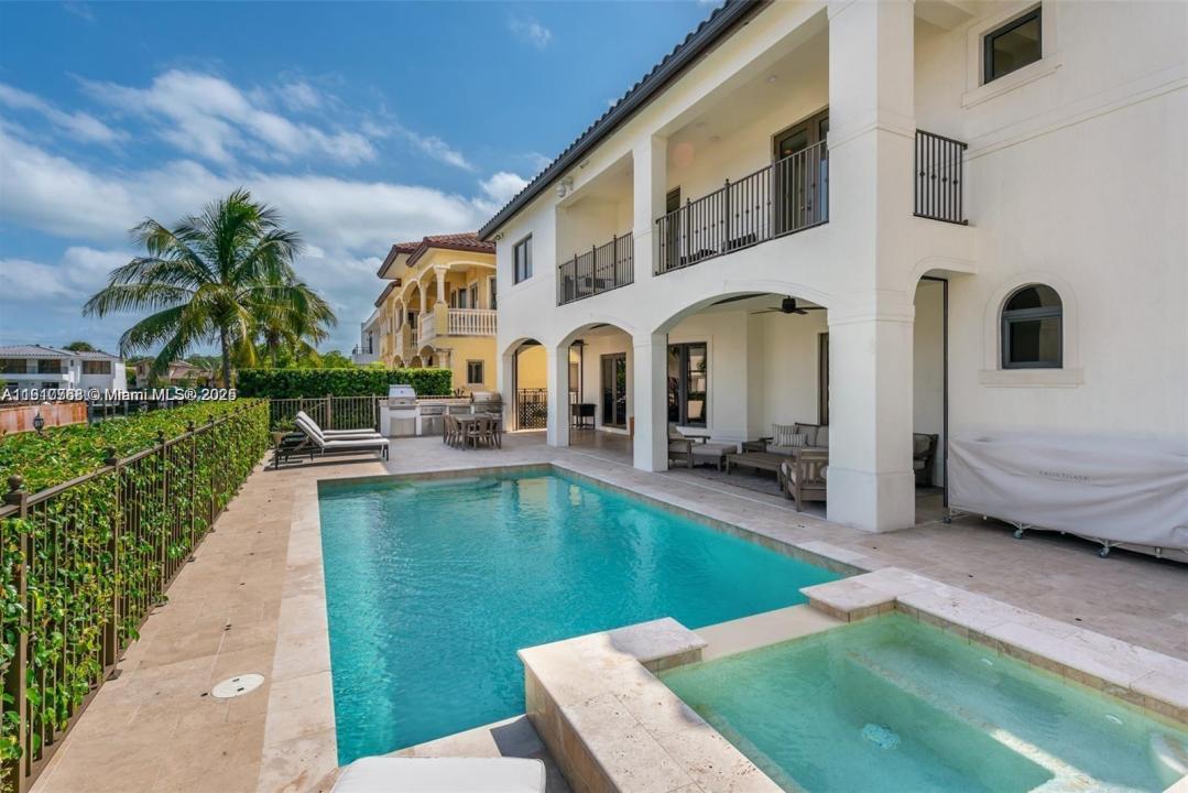 16433 NE 31st Ave, North Miami Beach, 佛羅里達州 33160, 美國