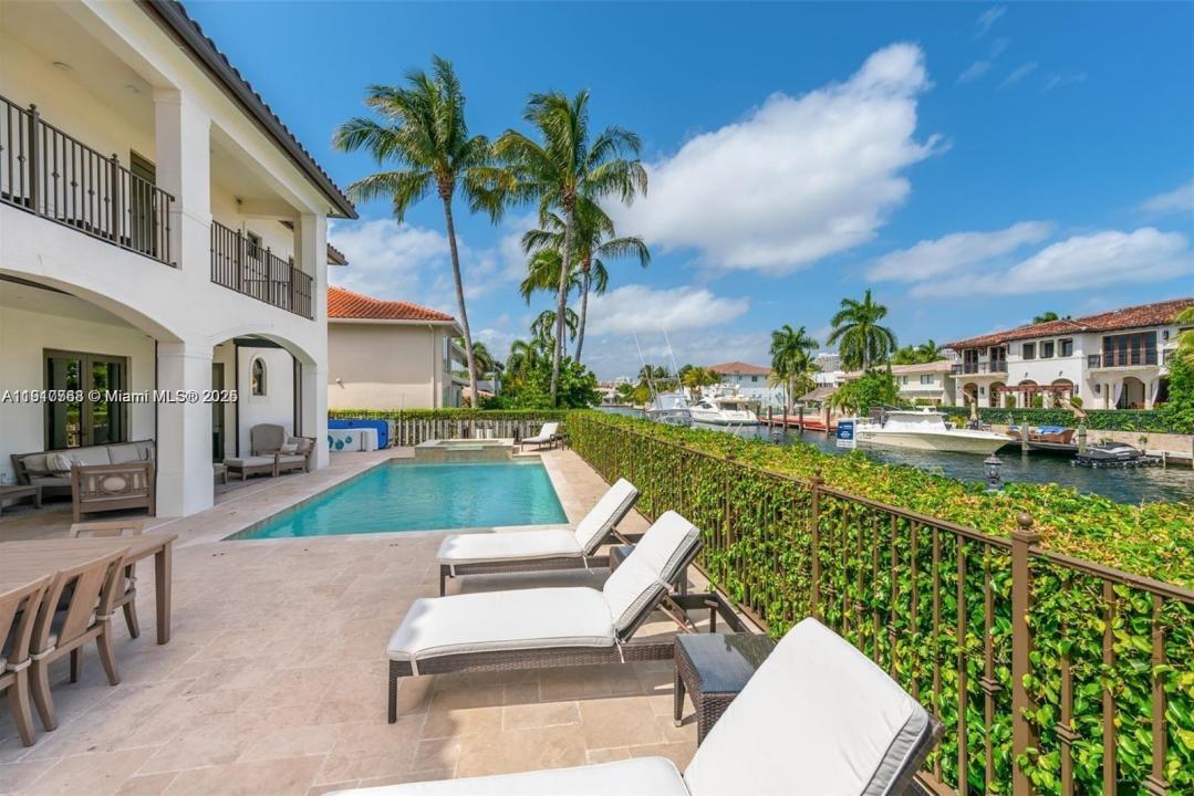 16433 NE 31st Ave, North Miami Beach, 佛羅里達州 33160, 美國