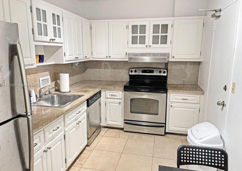 10185 Collins Ave 315, Bal Harbour, Florida 33154