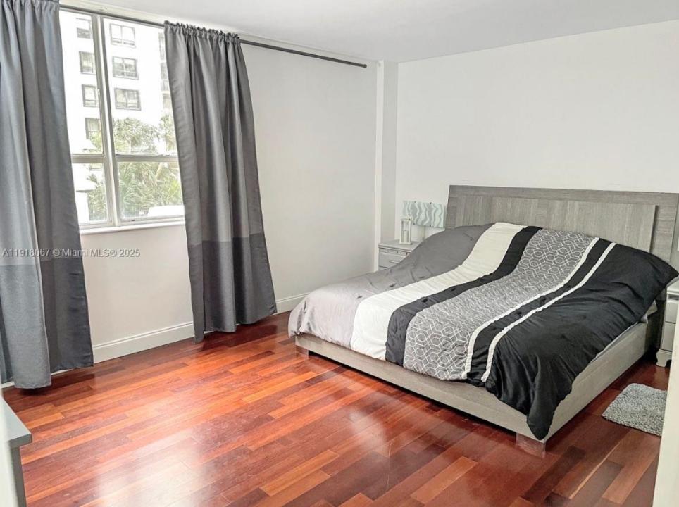 10185 Collins Ave 315, Bal Harbour, Florida 33154