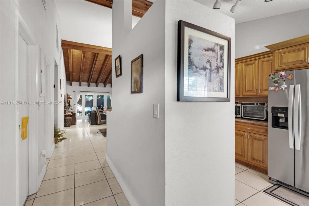 2340 Evergreen Ct, Pembroke Pines, Florida 33026