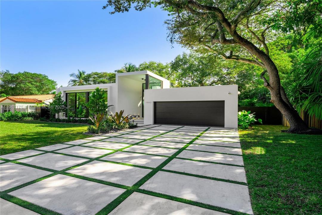 1002 NE 117th St, Biscayne Park, Florida 33161, HOA KỲ