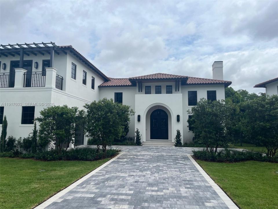 1221 Anastasia Ave, Coral Gables, Florida 33134, USA