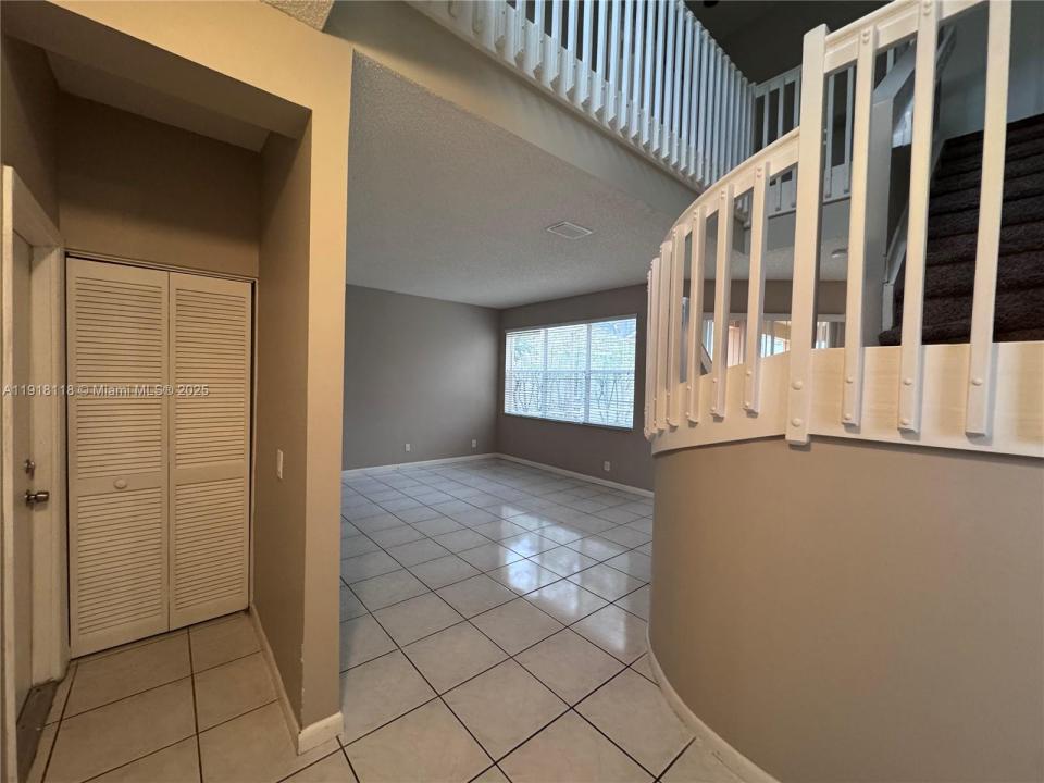 833 Stanton Dr, Weston, Florida 33326