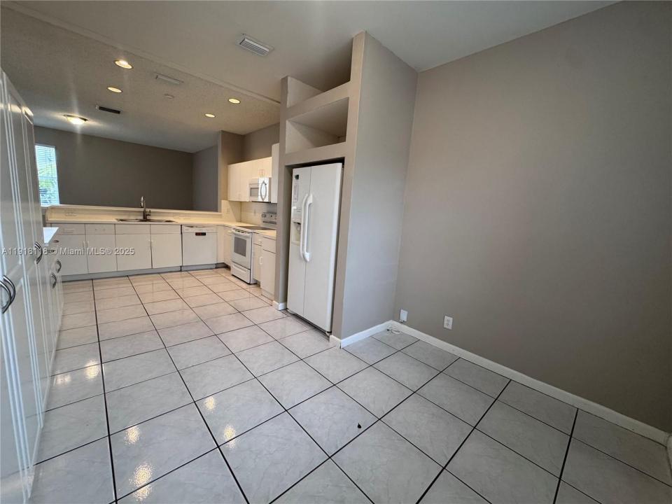 833 Stanton Dr, Weston, Florida 33326