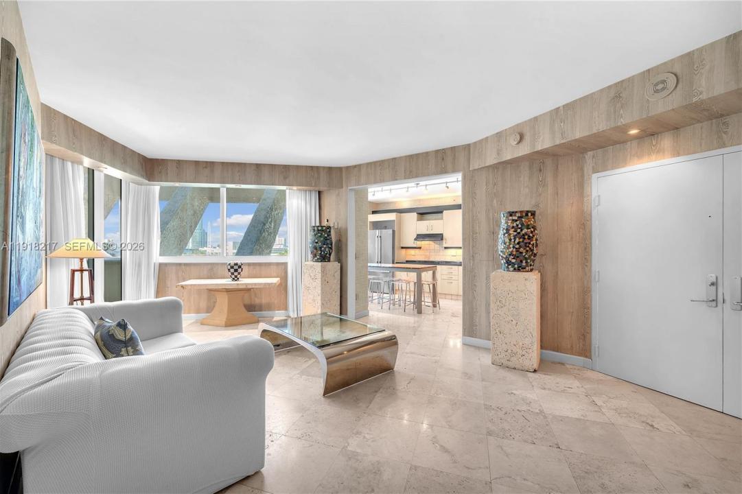 300 S Pointe Dr 906, Miami Beach, Florida 33139, Stati Uniti