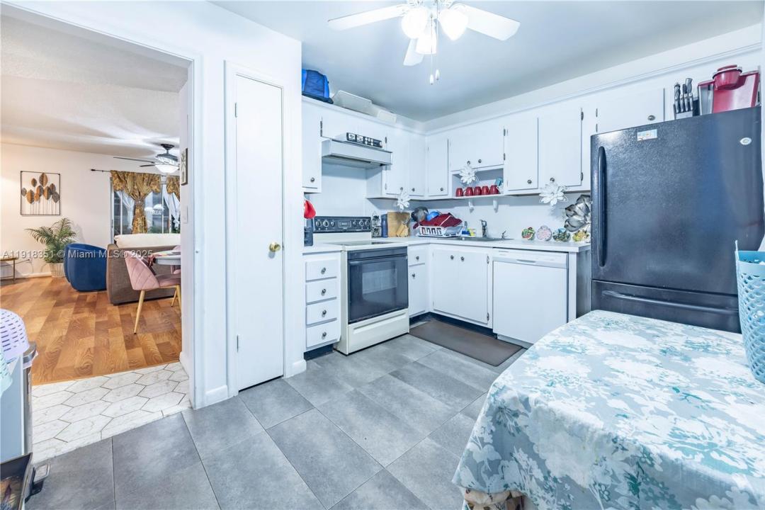 4751 NW 21st St 210, Lauderhill, Flórida 33313, Estados Unidos