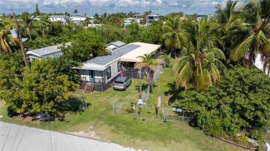 561 Gordon Cir, Key Largo, Florida 33037, USA