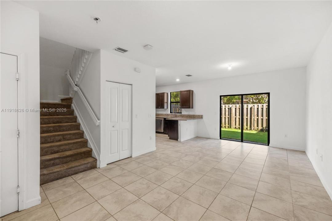 20661 NE 2nd Ct, Miami, פלורידה 33179, ארצות הברית של אמריקה 