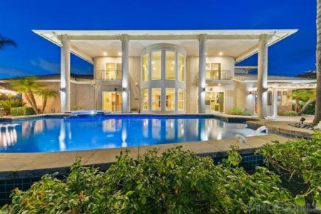 Camelot Pkwy, El Cajon, California 92019