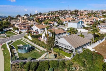 Signal Pointe, Signal Hill, Kaliforniya 90755, Amerika Birleşik Devletleri