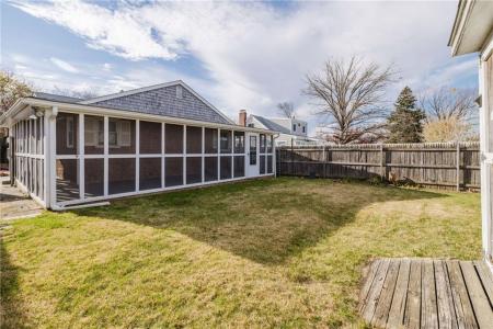 17 Whitaker Avenue, East Providence, Rhode Island 02916, USA