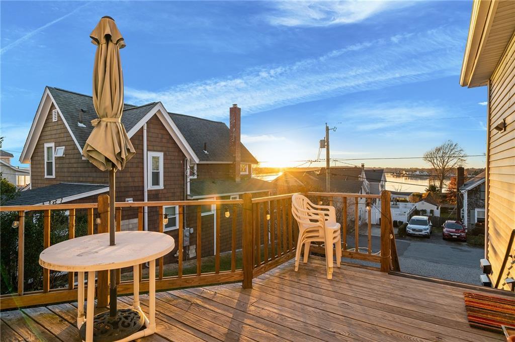 54 Hillside Avenue 202, Tiverton, Rhode Island 02878, Estados Unidos