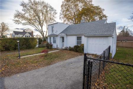 16 Hilltop Avenue, West Warwick, Rhode Island 02893, États-Unis