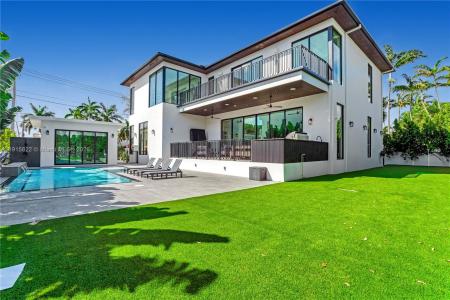 9045 Hawthorne Ave, Surfside, Florida 33154, USA