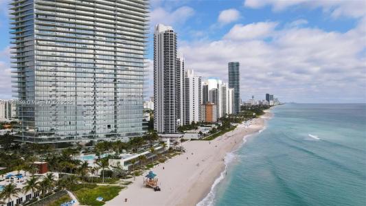 18975 Collins Ave 2205, Sunny Isles Beach, Florida 33160, USA