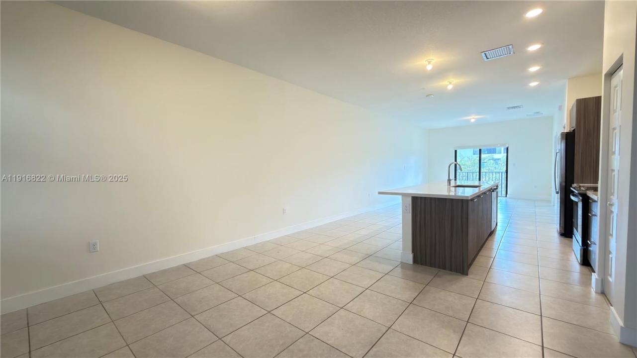 7905 NW 104th Ave 24, Doral, 佛羅里達州 33178, 美國