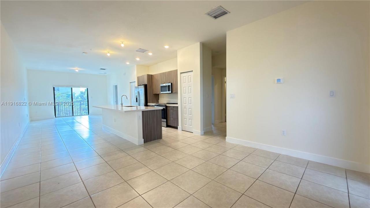 7905 NW 104th Ave 24, Doral, 佛羅里達州 33178, 美國