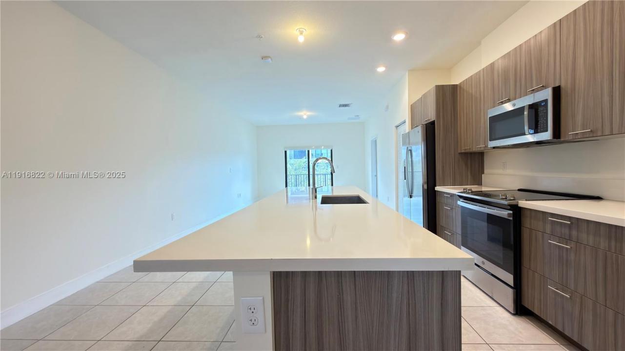 7905 NW 104th Ave 24, Doral, 佛羅里達州 33178, 美國