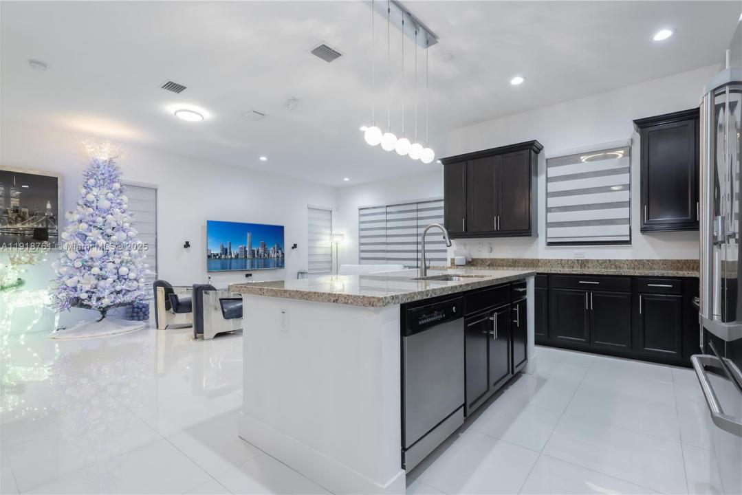 9735 W 34th Ct 9735, Hialeah, Florida 33018