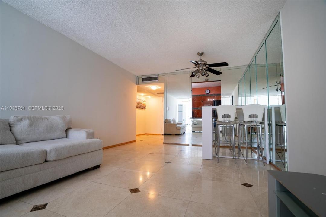701 Three Islands Blvd 506, Hallandale Beach, Floride 33009, États-Unis