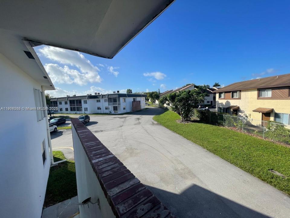 6507 Winfield Blvd 211AC, Margate, Florida 33063