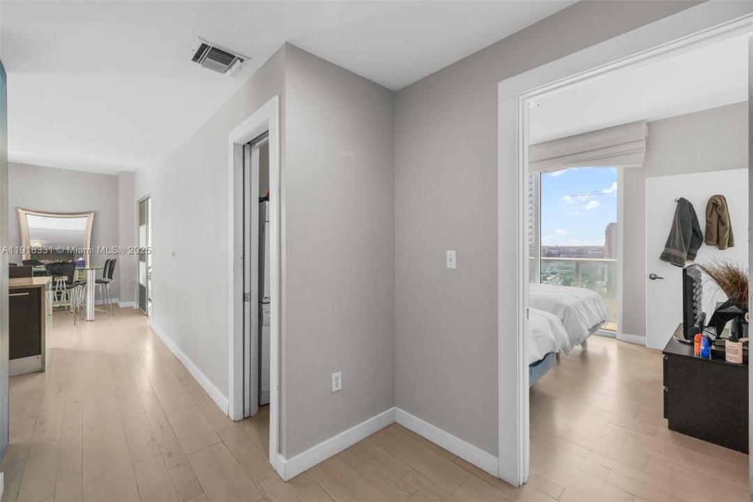 900 Biscayne Blvd 2401, Miami, Florida 33132