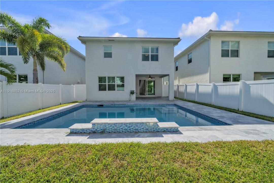 1101 Azul Ct, Deerfield Beach, Florida 33064
