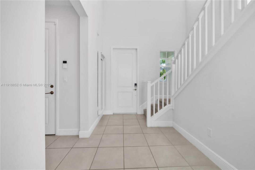 1101 Azul Ct, Deerfield Beach, Florida 33064