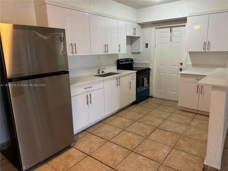 2750 NW 20th St 1-2, Fort Lauderdale, فلوريدا 33311, الولايات المتحدة