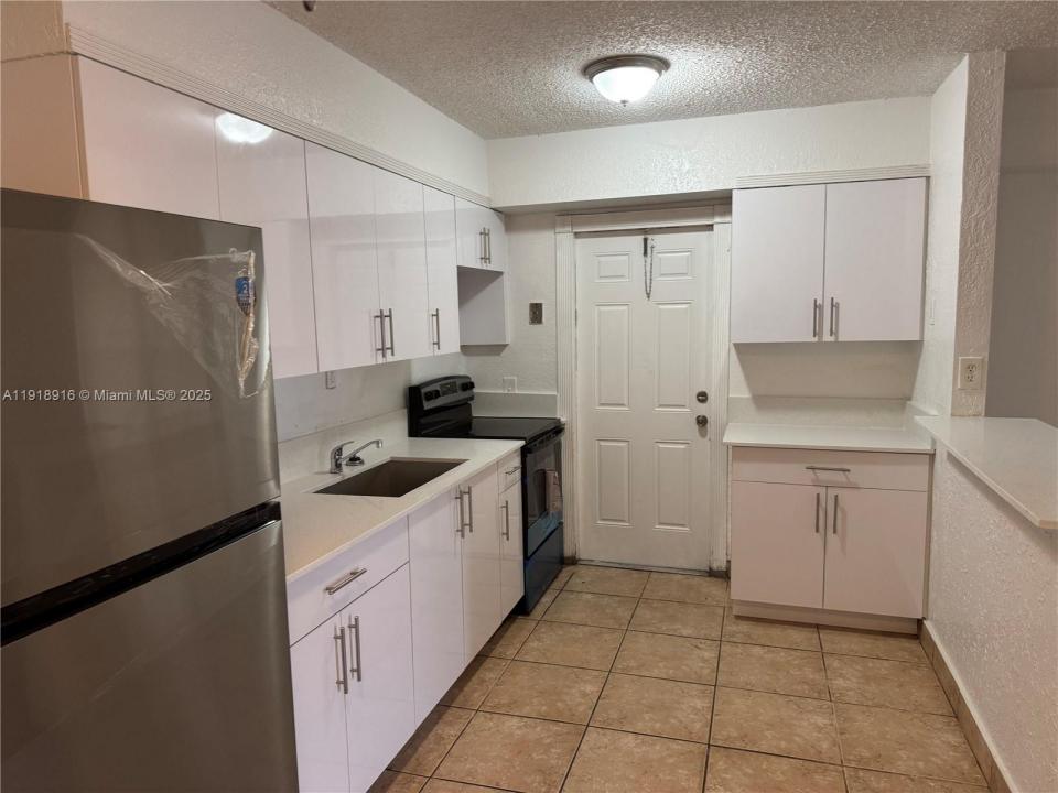 2750 NW 20th St 1-2, Fort Lauderdale, فلوريدا 33311, الولايات المتحدة