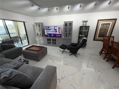 7290 Kinghurst Dr 306, Delray Beach, Florida 33446, USA