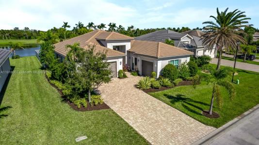 10729 SW Matisse Ln, Port St. Lucie, Florida 34987