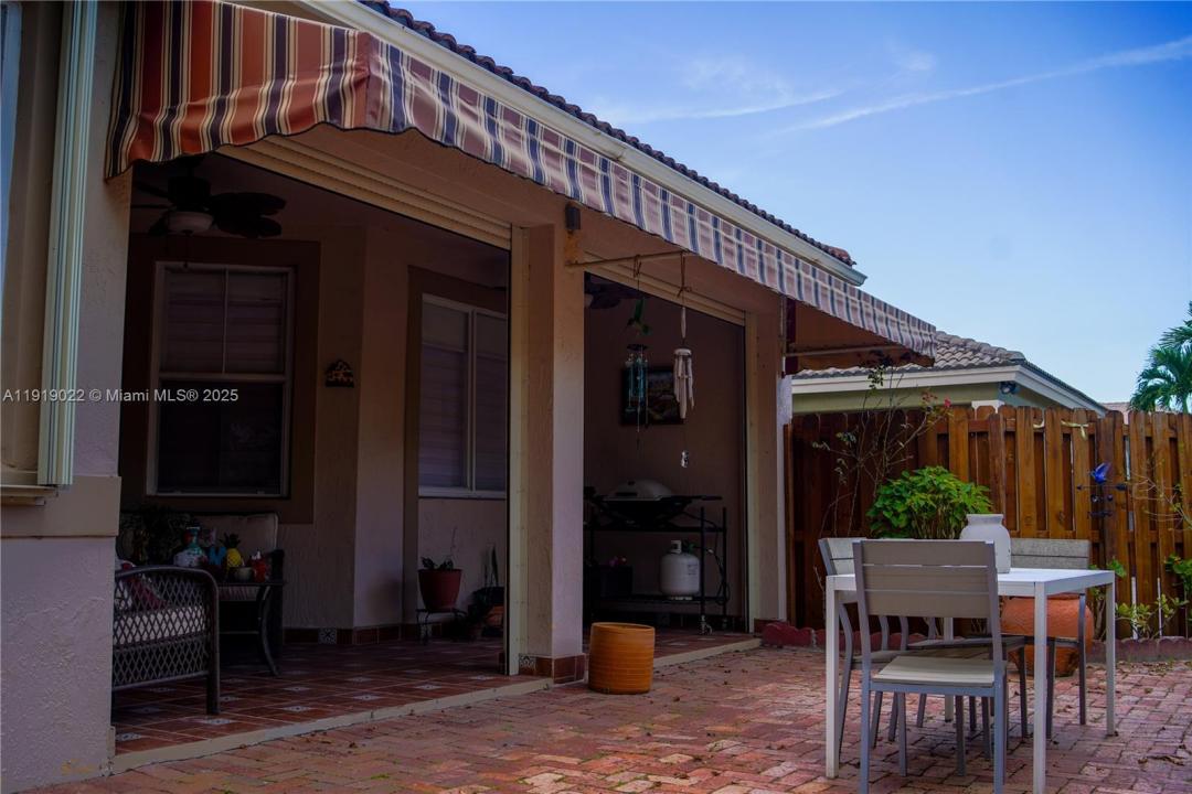 16368 SW 43rd Ter, Kendall, Florida 33185