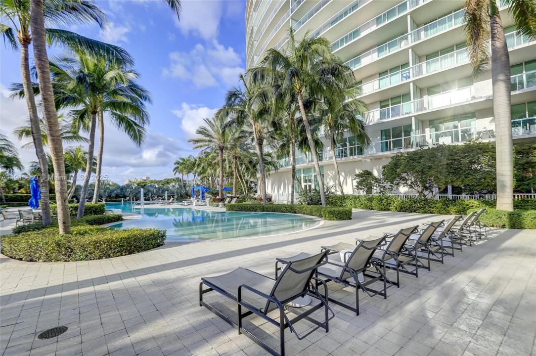 1 N Ocean Blvd 1011, Pompano Beach, פלורידה 33062, ארצות הברית של אמריקה