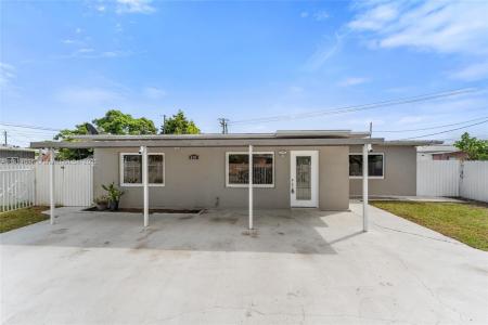 810 E 9th Pl A, Hialeah, Florida 33010, USA
