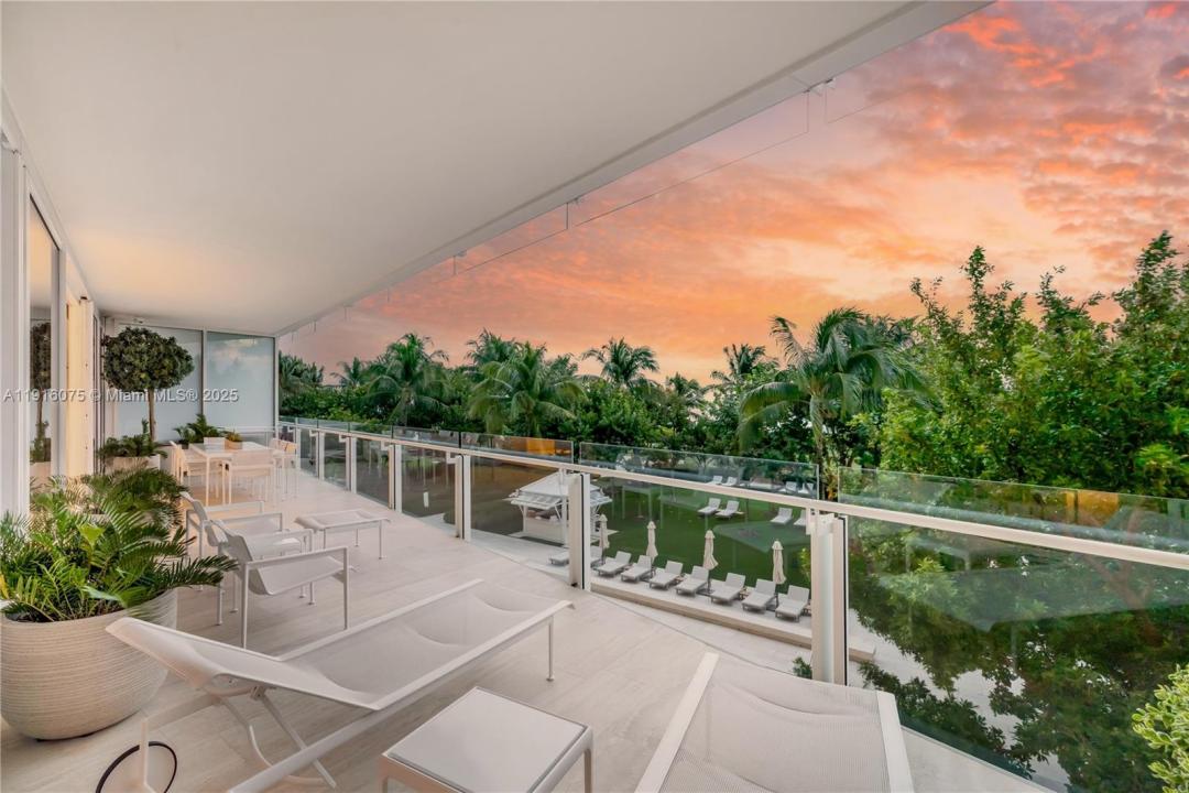 9001 Collins Ave S-207, Surfside, Florida 33154, USA