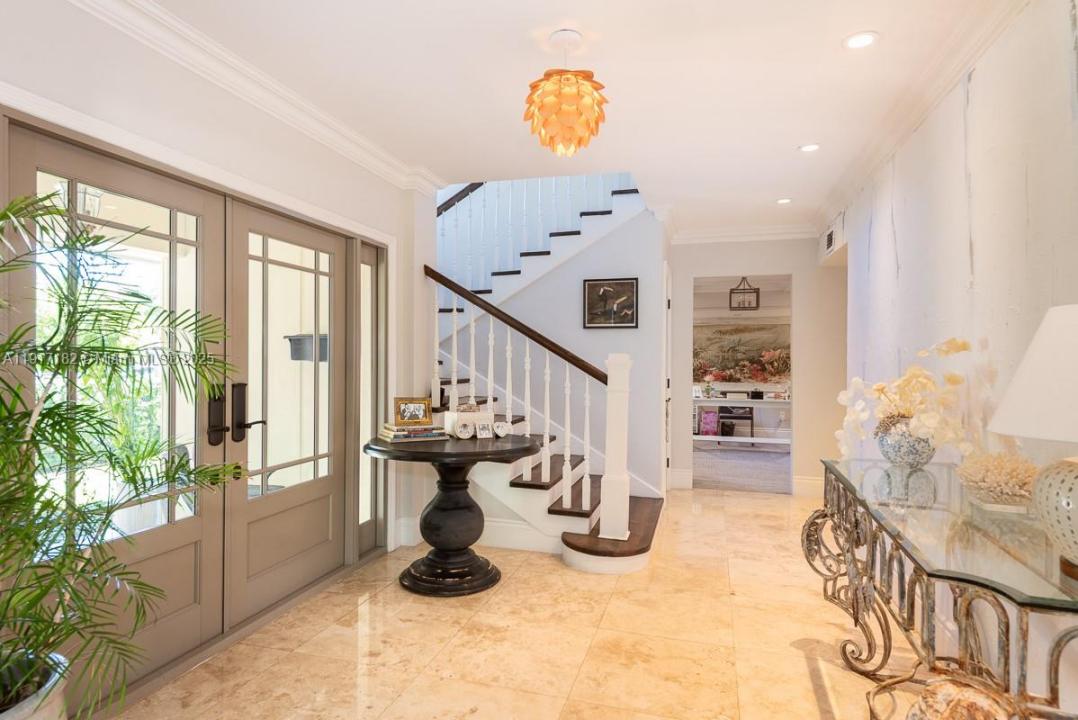 9400 E Broadview Dr, Bay Harbor Islands, Florida 33154