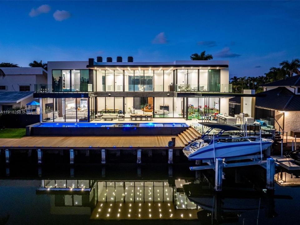 1102 Washington St, Hollywood, Флорида 33019, Соединенные Штаты