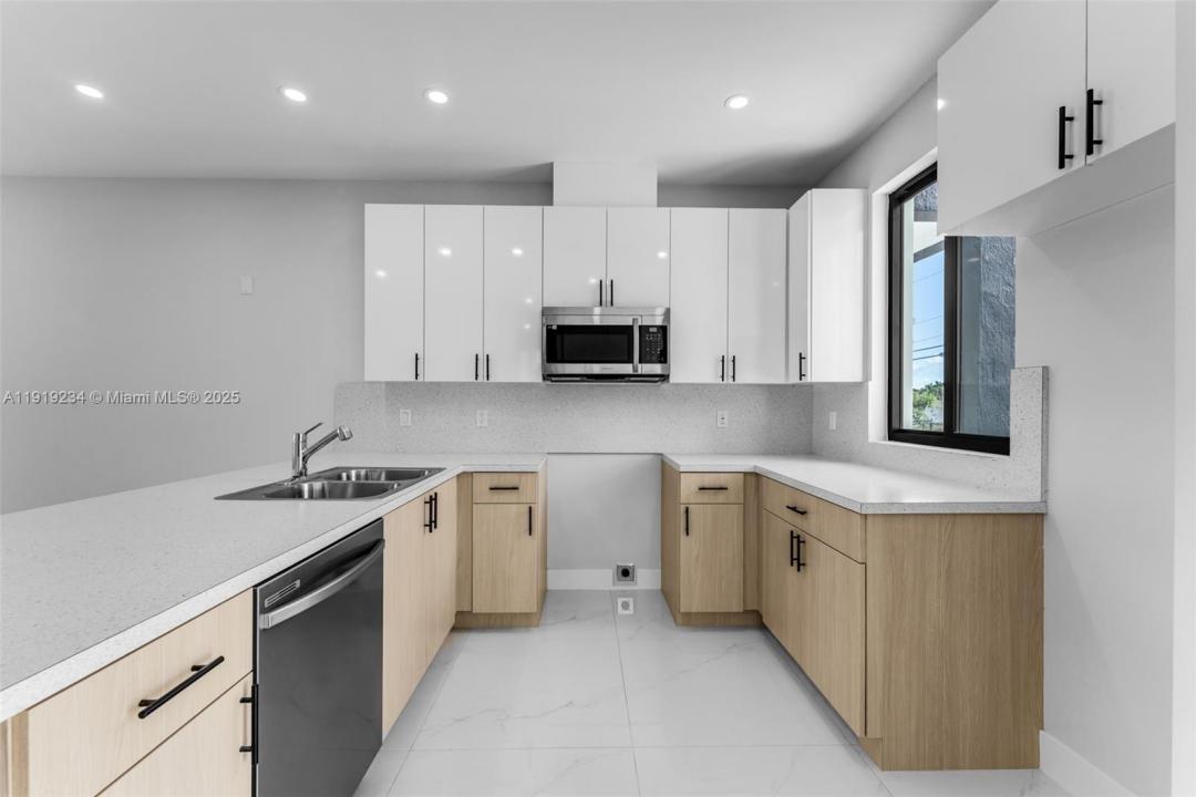 12387 SW 220th St, Miami, Florida 33170