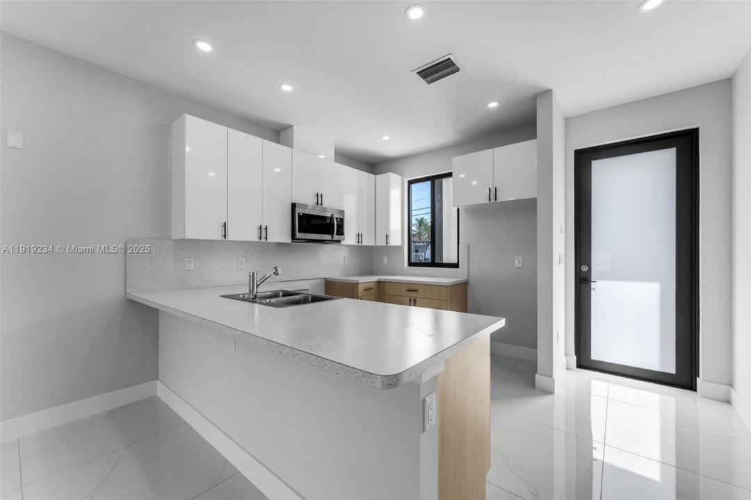 12387 SW 220th St, Miami, Florida 33170