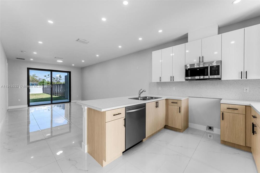 12389 SW 220 ST, Miami, Florida 33170