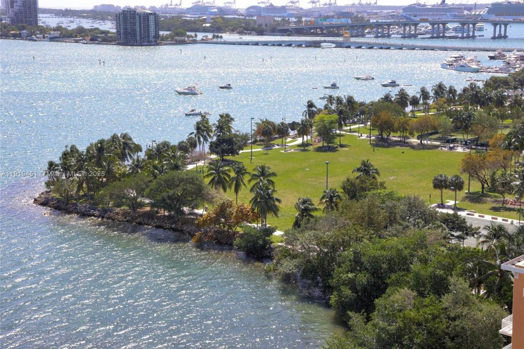 2020 N Bayshore Dr 1604, Miami, פלורידה 33137, ארצות הברית של אמריקה 