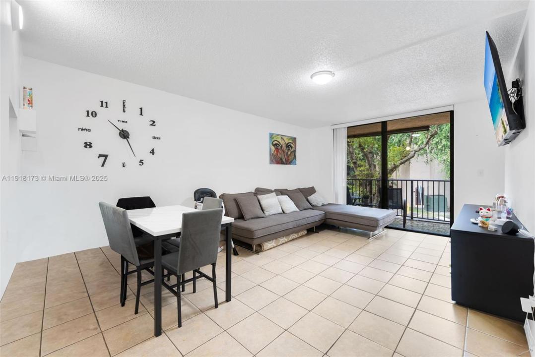 14415 N Kendall Dr 212G, Miami, Florida 33186, Estados Unidos