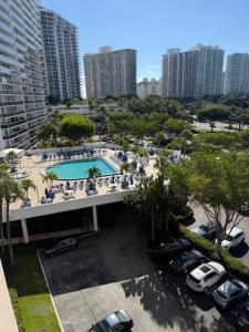 3701 N Country Club Dr 706, Aventura, Florida 33180, USA
