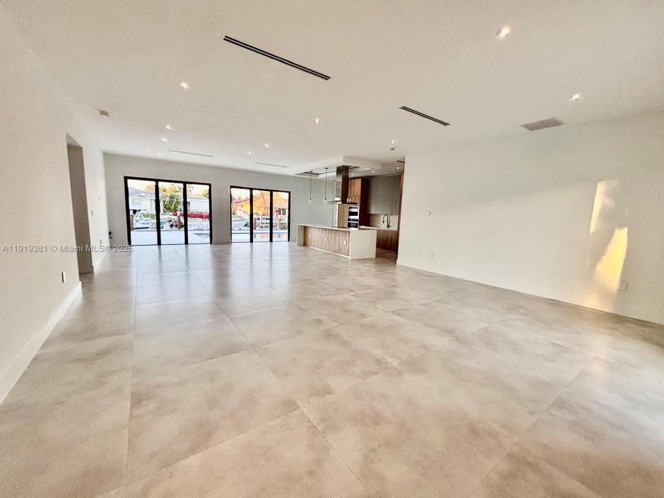 1409 SE 14th Ct, Deerfield Beach, Florida 33441