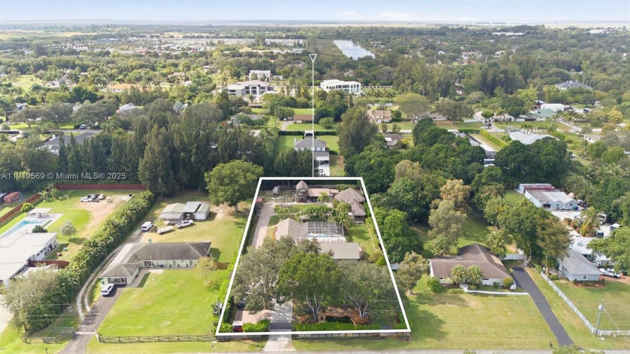 5601 SW 195th Ter, Southwest Ranches, Florida 33332