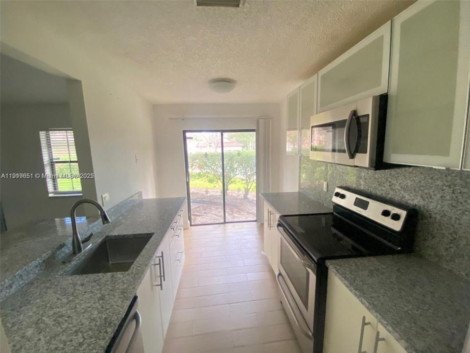 9269 W Sunrise Blvd, Plantation, Florida 33322