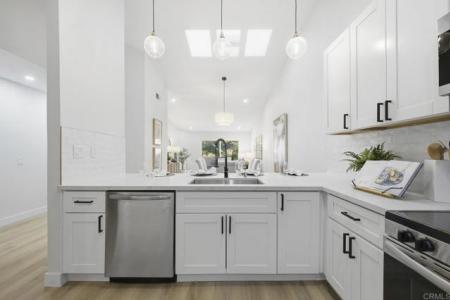 Avenida Alozdra, San Diego, Kalifornia 92128, USA